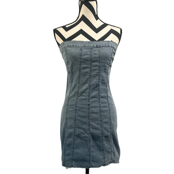 Light Wash Sleeveless Denim Dress with Raw Hem - Picture 7 of 10